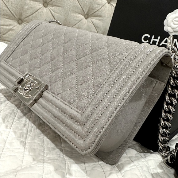Chanel medium old boy bag(2019) - Picture 3 of 15